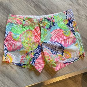 LILLY PULITZER SHORTS!   Size 4. Like new!